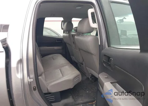 2010 Toyota Tundra Grade 4.6L V8 z USA, uszkodzony, nr VIN 5TFUM5F11AX006627